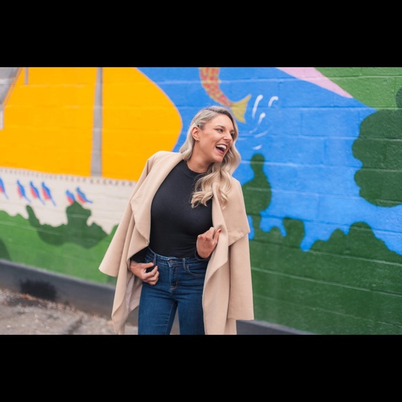 Meet your Posher, Chelseigh - Picture 2 of 3